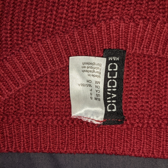 woman's Red sweater - Picture 4 of 4